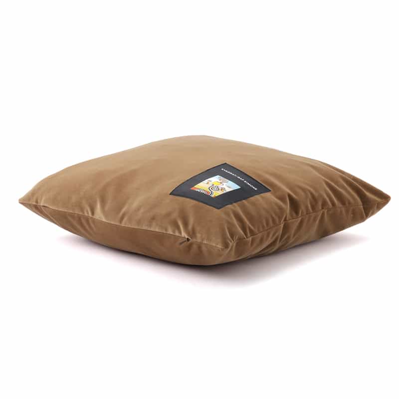 KVADRAT/RAF SIMONS KVADRAT／RAF SIMONS＜クヴァドラ／ラフ シモンズ＞ ベルベットクッション（45cm×45cm） CAMEL