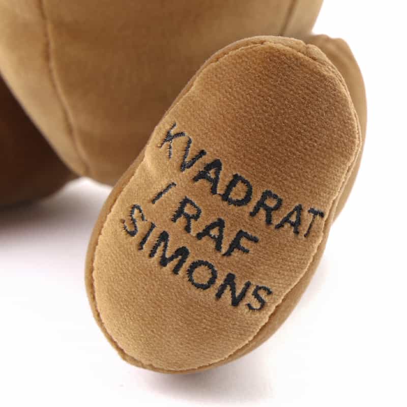 KVADRAT/RAF SIMONS KVADRAT／RAF SIMONS＜クヴァドラ／ラフ シモンズ＞ ベルベットテディベア CAMEL