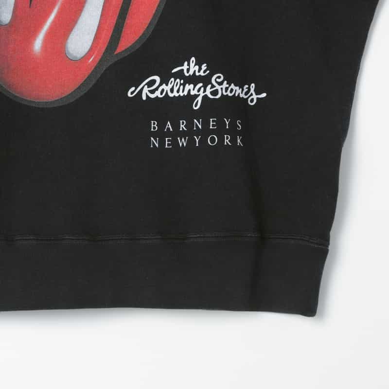 BARNEYS NEW YORK ＜ザ・ローリング・ストーンズ＞ロゴ入りスウェットプルオーバー BLACK