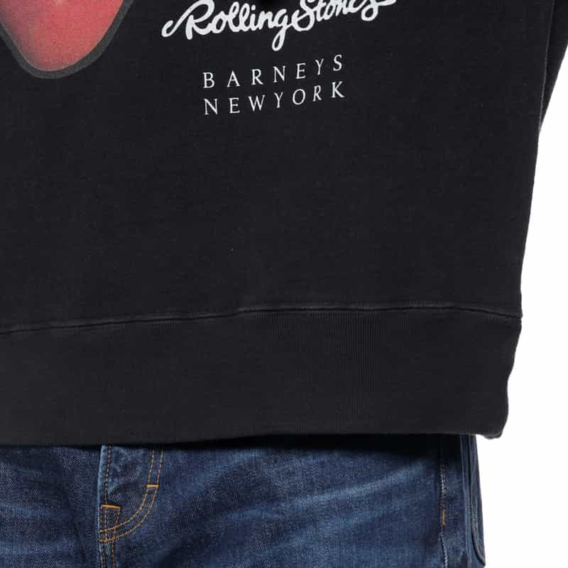 BARNEYS NEW YORK ＜ザ・ローリング・ストーンズ＞ロゴ入りスウェットプルオーバー BLACK