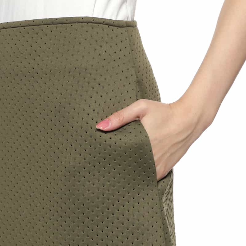BARNEYS NEW YORK ウォッシャブル パンチング加工Aラインスカート KHAKI