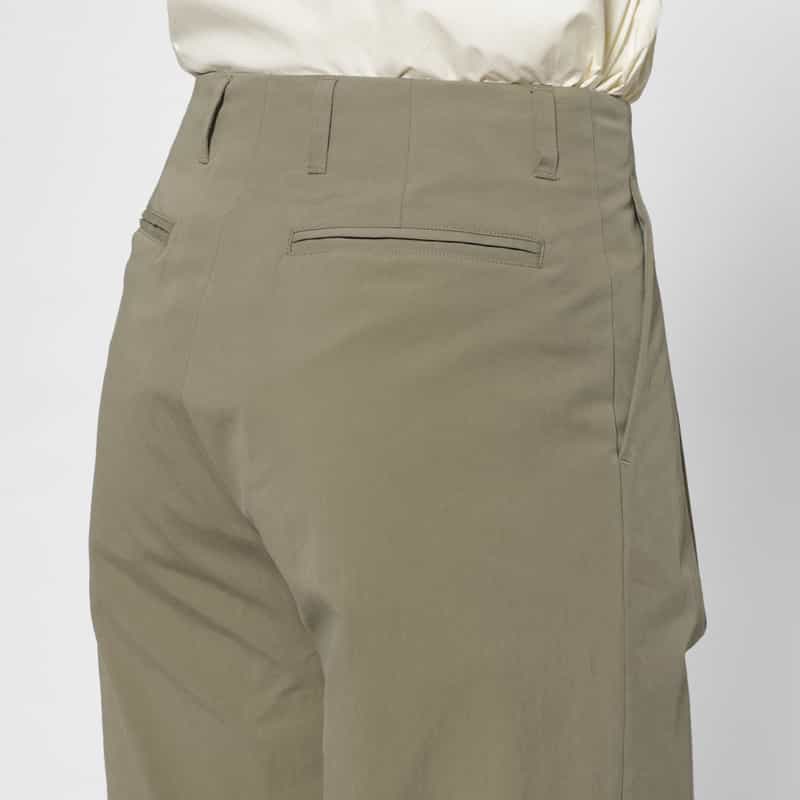 YOKE YOKE＜ヨーク＞ ワイドテーパードパンツ KHAKI