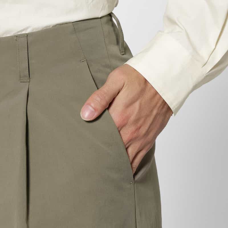 YOKE YOKE＜ヨーク＞ ワイドテーパードパンツ KHAKI