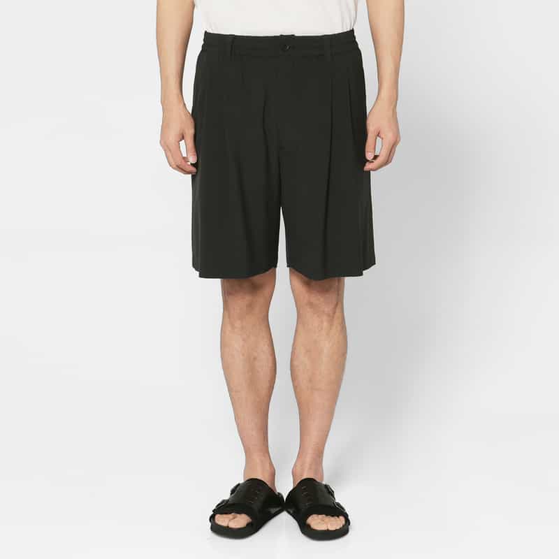 YOKE YOKE＜ヨーク＞ タック入りショーツ BLACK