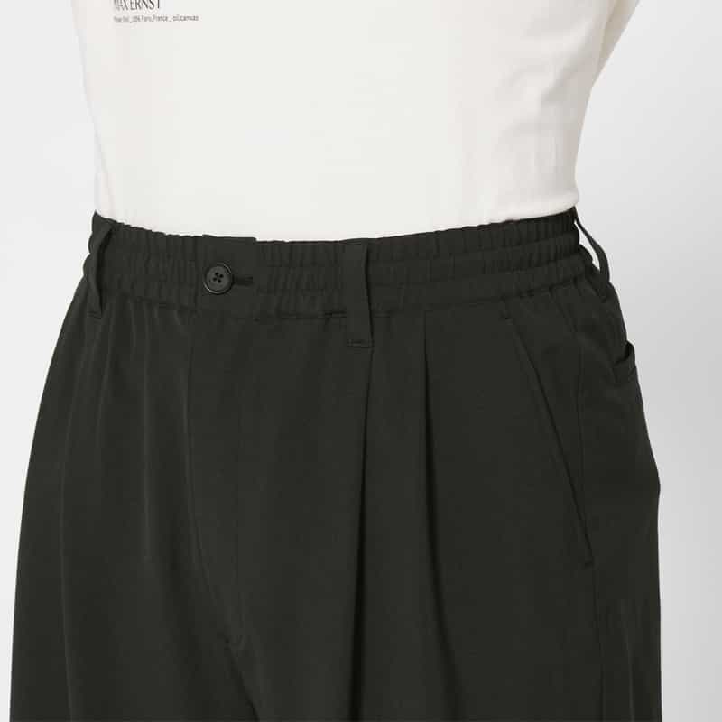 YOKE YOKE＜ヨーク＞ タック入りショーツ BLACK