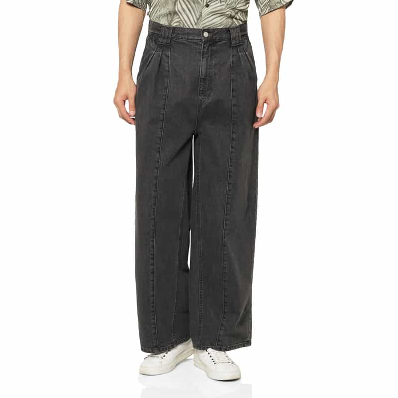 YOKE＜ヨーク＞ タック入りデニムパンツ