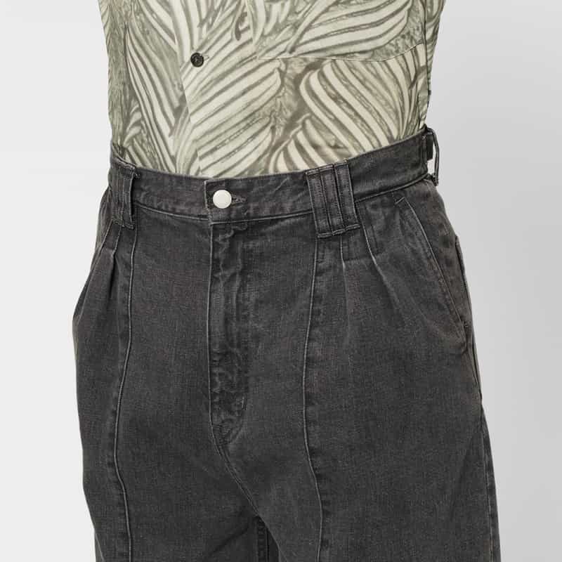 YOKE YOKE＜ヨーク＞ タック入りデニムパンツ BLACK