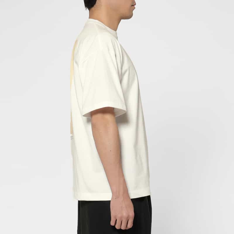 YOKE YOKE＜ヨーク＞ バックプリントTシャツ WHITE