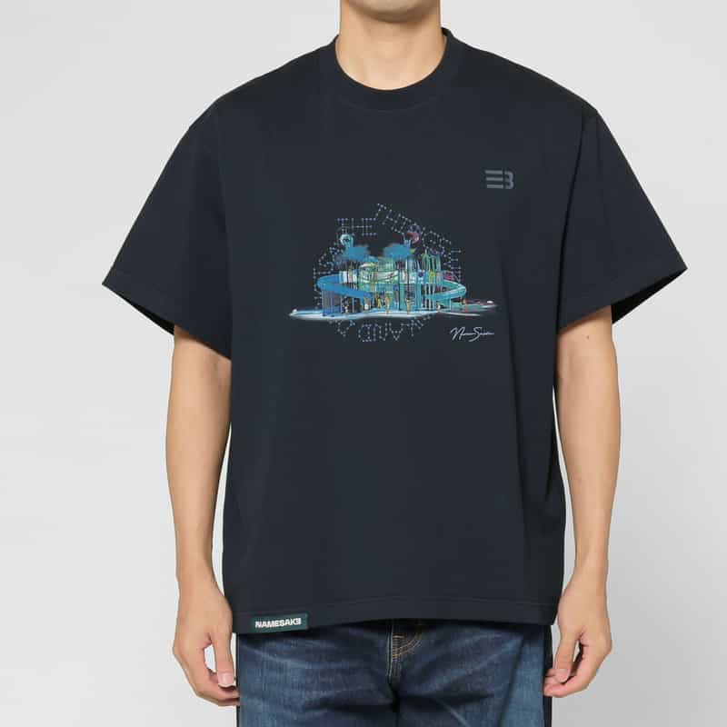 NAMESAKE NAMESAKE＜ネームセイク＞ グラフィックTシャツ NAVY