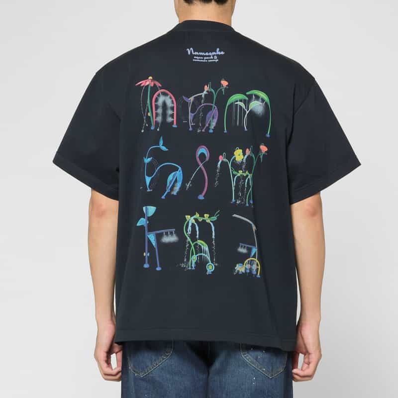 NAMESAKE NAMESAKE＜ネームセイク＞ グラフィックTシャツ NAVY