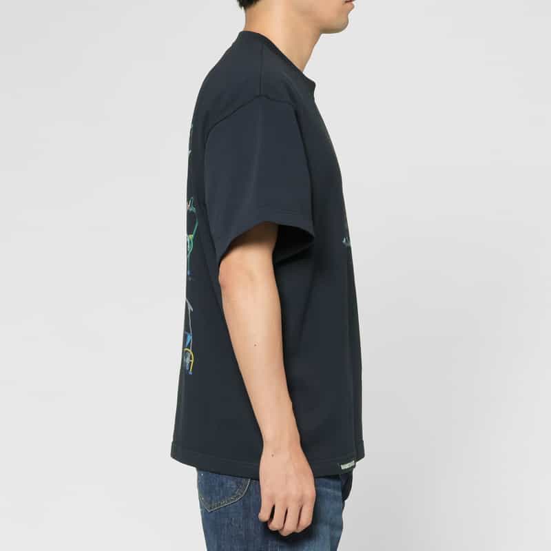 NAMESAKE NAMESAKE＜ネームセイク＞ グラフィックTシャツ NAVY