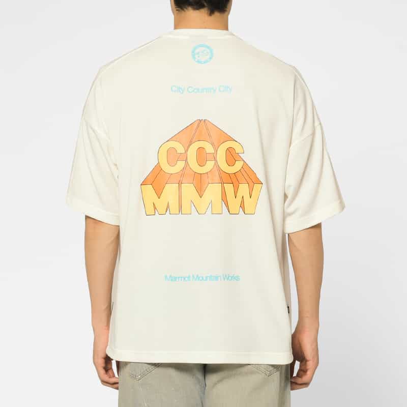 CITY COUNTRY CITY CITY COUNTRY CITY＜シティーカントリーシティー＞ ロゴ入りTシャツ WHITE