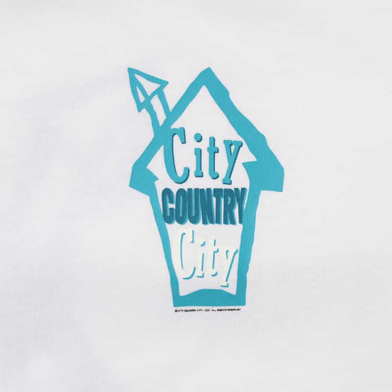 CITY COUNTRY CITY CITY COUNTRY CITY ＜シティーカントリーシティー＞ グラフィックTシャツ WHITE