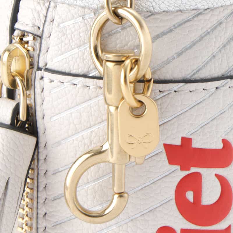 ANYA HINDMARCH ANYA HINDMARCH＜アニヤ ハインドマーチ＞ チャーム WHITE