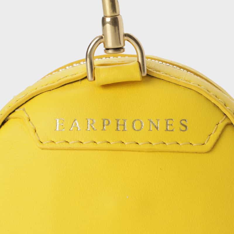 ANYA HINDMARCH ANYA HINDMARCH＜アニヤ ハインドマーチ＞ イヤフォンポーチ "WINK" YELLOW