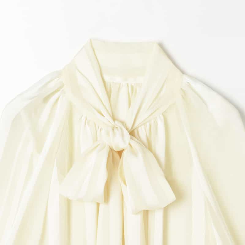 BARNEYS NEW YORK ウォッシャブル シアー素材 ランダムストライプ柄ボウタイブラウス （インナーキャミソール付き） IVORY