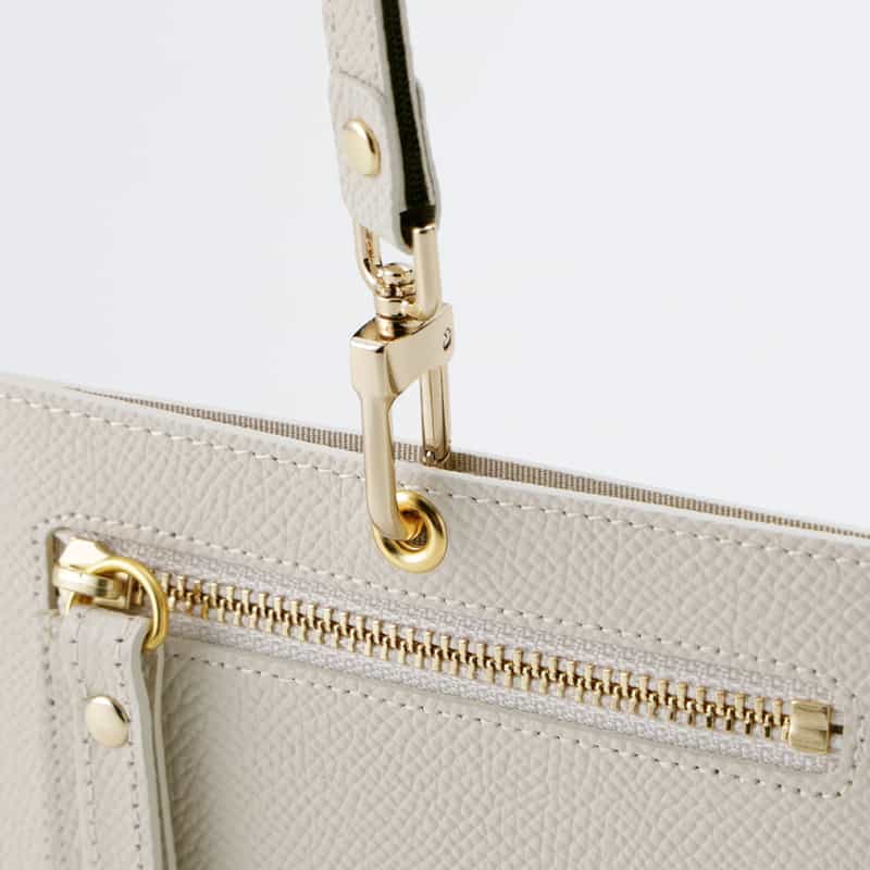BARNEYS NEW YORK ID カードケース IVORY