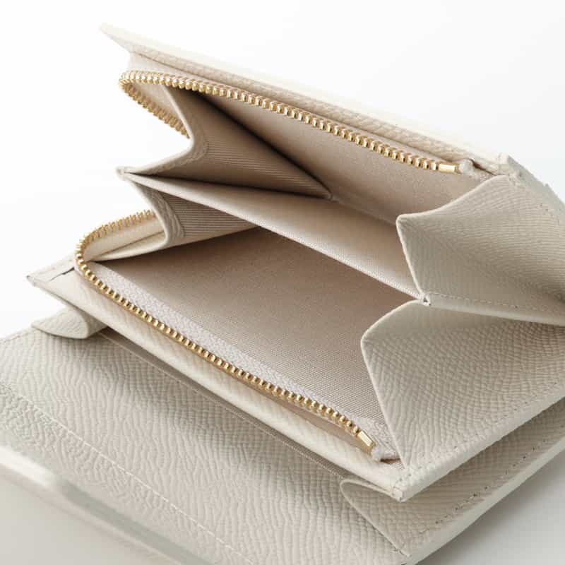 BARNEYS NEW YORK ハーフウォレット IVORY