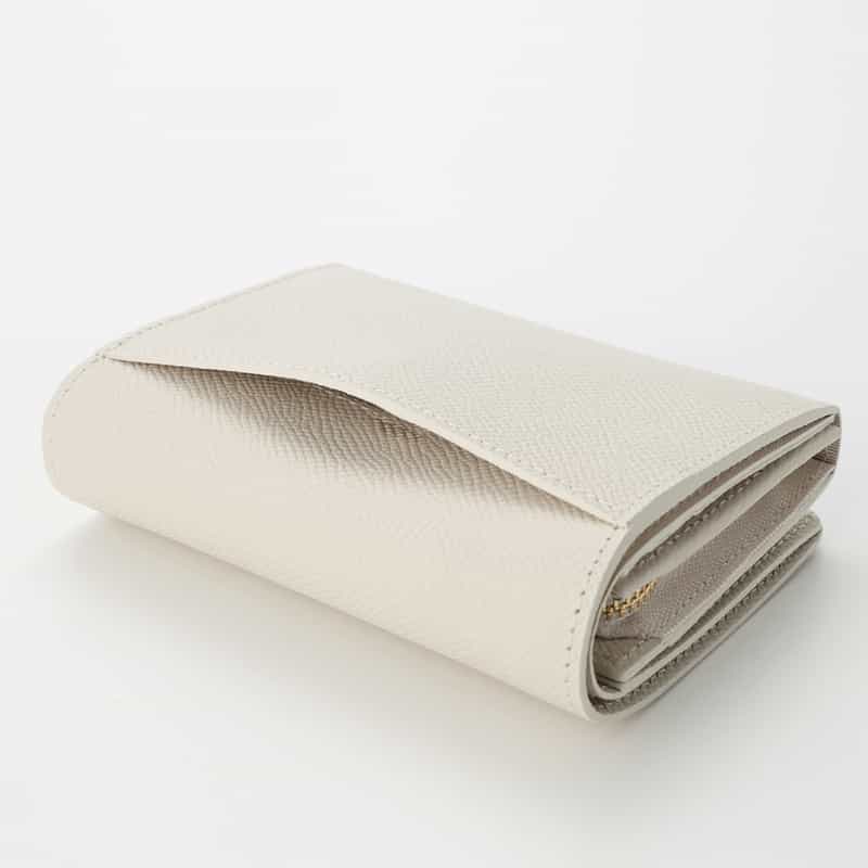 BARNEYS NEW YORK ハーフウォレット IVORY