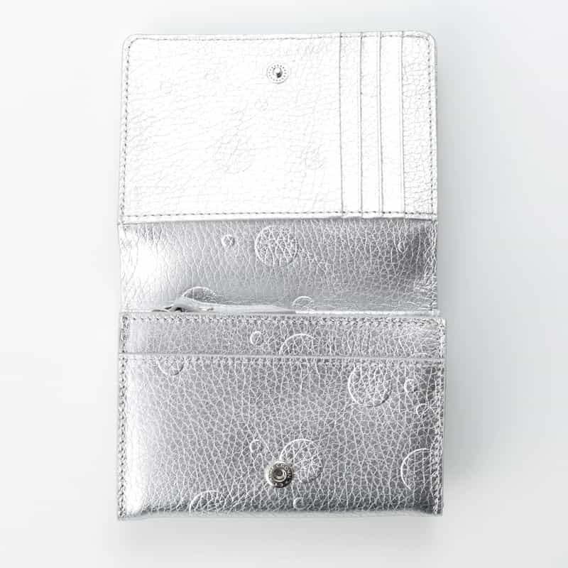 BARNEYS NEW YORK ドット柄型押し ハーフウォレット SILVER