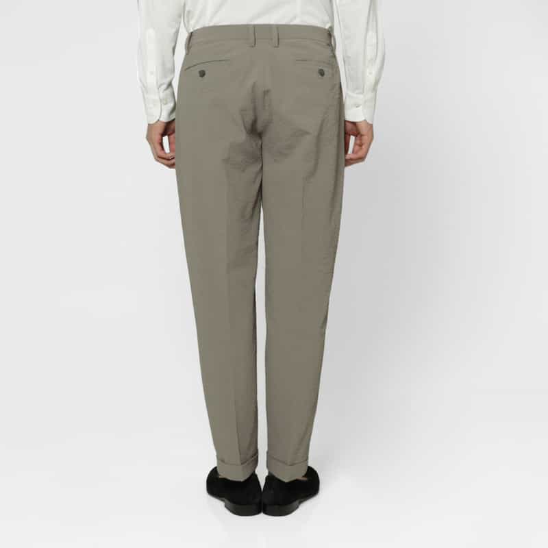 BARNEYS NEW YORK セットアップ ストレッチ素材タック入りパンツ GRAY