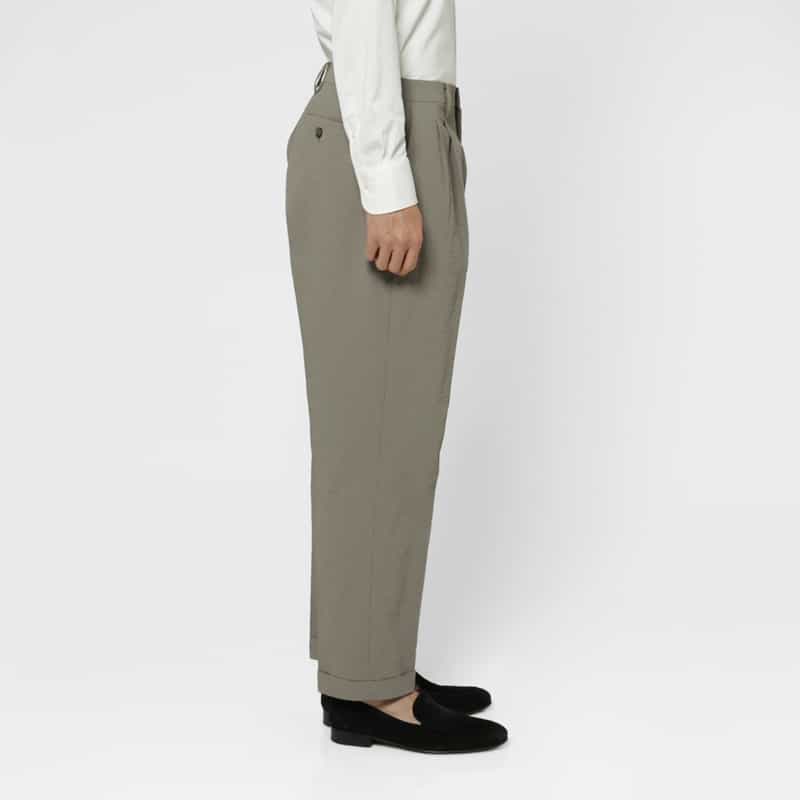 BARNEYS NEW YORK セットアップ ストレッチ素材タック入りパンツ GRAY