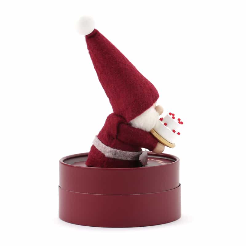 NORDIKA NISSE NORDIKA NISSE ＜ノルディカ ニッセ＞ 木製人形 （ケーキを持ったサンタ） RED