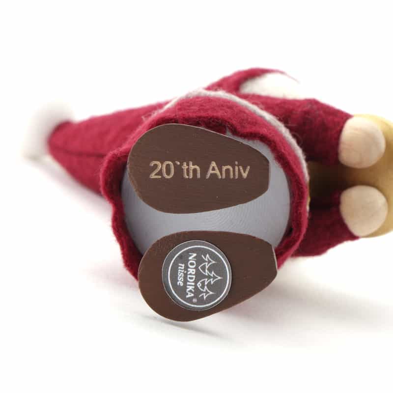 NORDIKA NISSE NORDIKA NISSE ＜ノルディカ ニッセ＞ 木製人形 （ケーキを持ったサンタ） RED