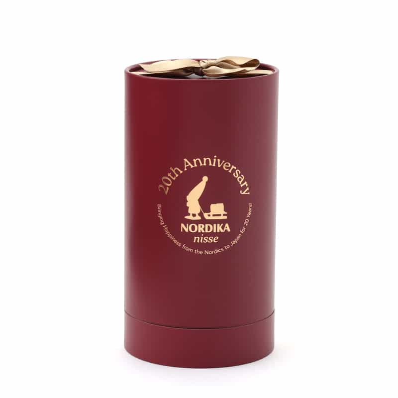 NORDIKA NISSE NORDIKA NISSE ＜ノルディカ ニッセ＞ 木製人形 （ケーキを持ったサンタ） RED