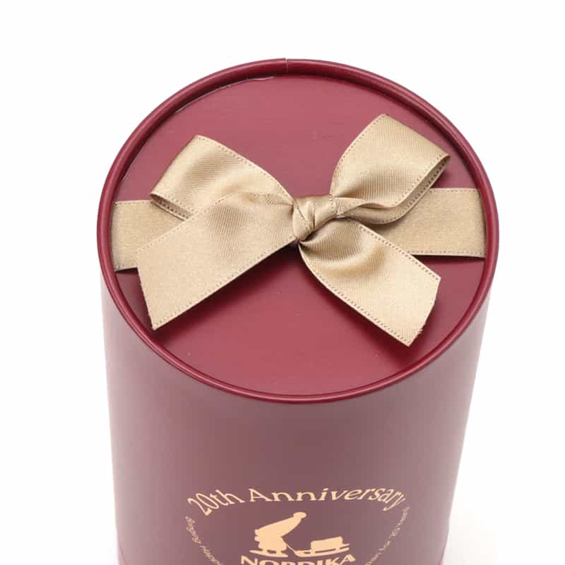 NORDIKA NISSE NORDIKA NISSE ＜ノルディカ ニッセ＞ 木製人形 （ケーキを持ったサンタ） RED