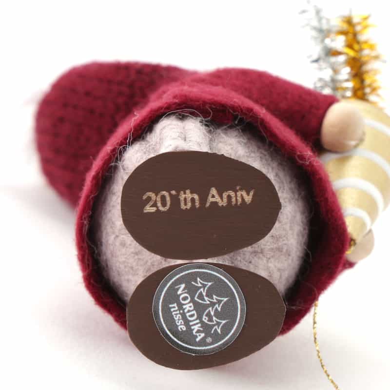 NORDIKA NISSE NORDIKA NISSE ＜ノルディカ ニッセ＞ 木製人形 （クラッカーを持った男の子） RED