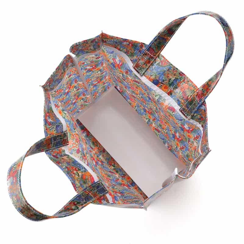 BARNEYS NEW YORK リバティ柄PVC素材 ロゴトートバッグ（L） BLUE