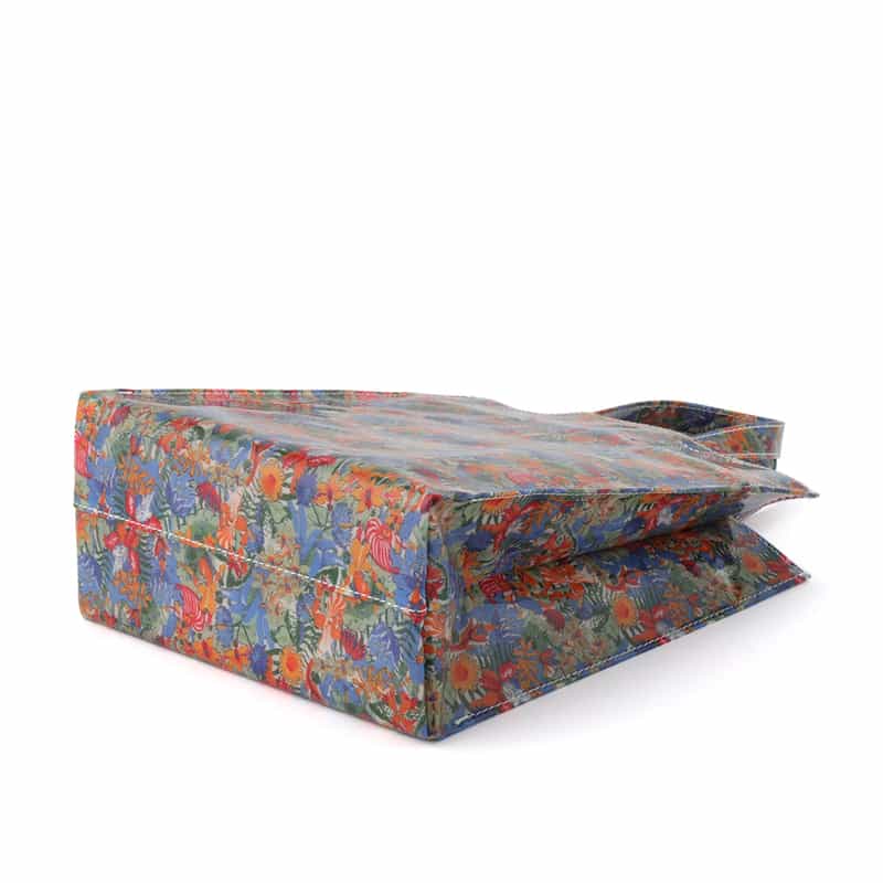 BARNEYS NEW YORK リバティ柄PVC素材 ロゴトートバッグ（M） BLUE