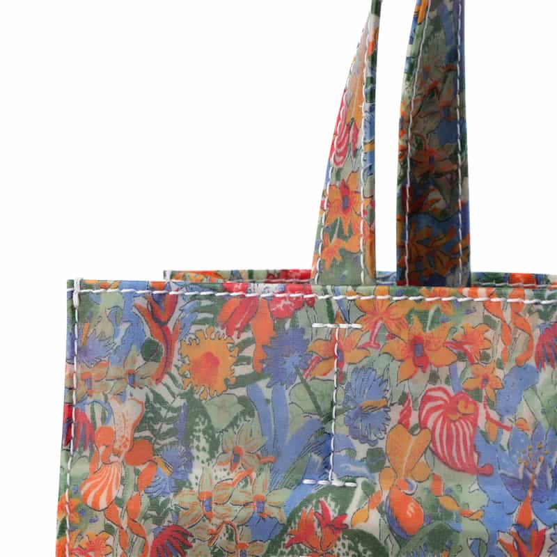 BARNEYS NEW YORK リバティ柄PVC素材 ロゴトートバッグ（M） BLUE