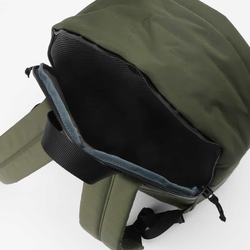 SACAI SACAI＜サカイ＞ ナイロンバックパック KHAKI