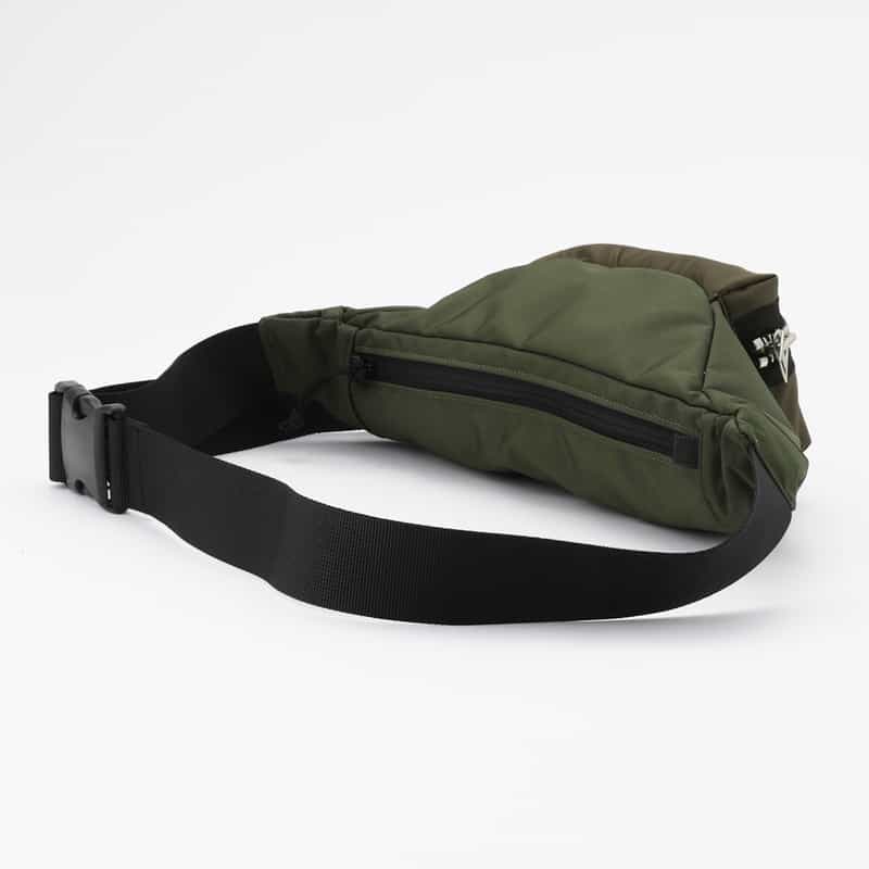 SACAI SACAI＜サカイ＞ ナイロンボディバッグ KHAKI