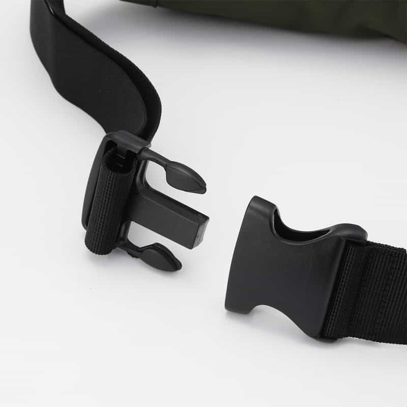 SACAI SACAI＜サカイ＞ ナイロンボディバッグ KHAKI