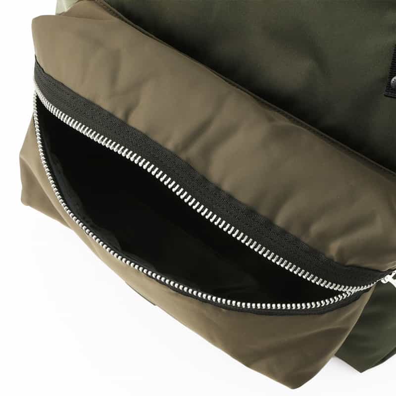 SACAI SACAI＜サカイ＞ ナイロントートバッグ（L） KHAKI