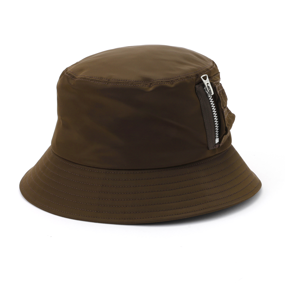 SACAI＜サカイ＞ ナイロン素材バケットハット