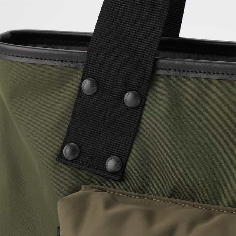 SACAI SACAI＜サカイ＞ ナイロントートバッグ（M） KHAKI