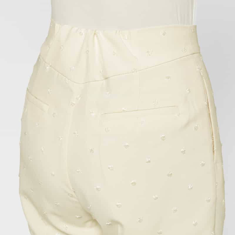 BARNEYS NEW YORK ウォッシャブル ドットフロッキー柄テーパードパンツ IVORY
