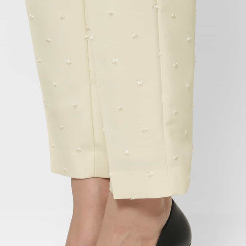 BARNEYS NEW YORK ウォッシャブル ドットフロッキー柄テーパードパンツ IVORY
