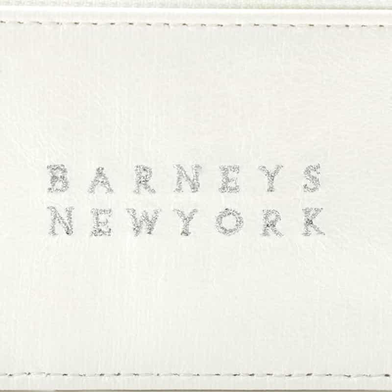 BARNEYS NEW YORK オンラインストア限定チョコレート入りポーチ （無地／WHITE） WHITE