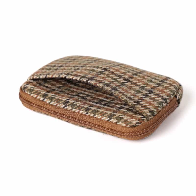 BARNEYS NEW YORK チョコレート入りポーチ (ミニチェック柄／BROWN) BROWN