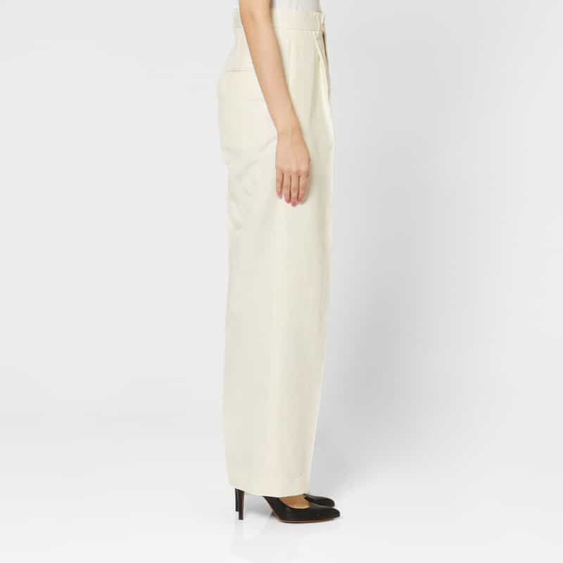 AURALEE AURALEE＜オーラリー＞ タック入りパンツ WHITE