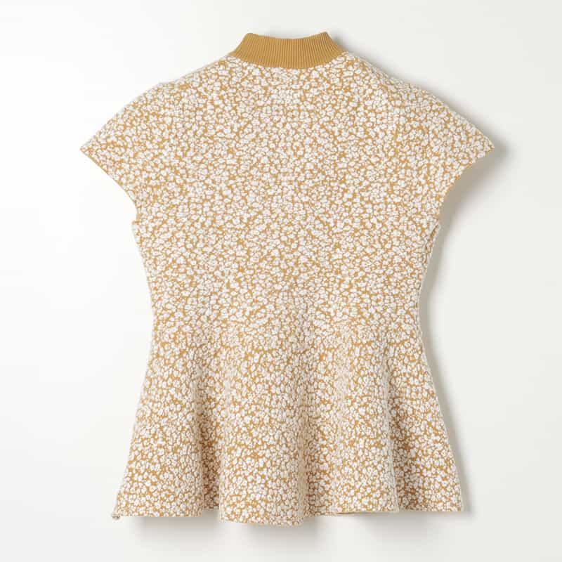 BARNEYS NEW YORK セットアップ ウォッシャブル ジャカード素材ハイネック フレアニットプルオーバー CAMEL