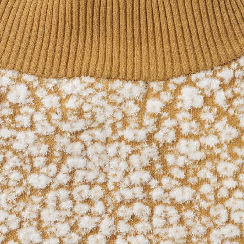 BARNEYS NEW YORK セットアップ ウォッシャブル ジャカード素材ハイネック フレアニットプルオーバー CAMEL