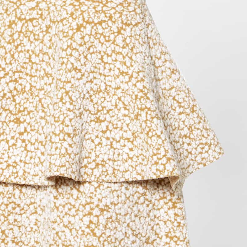 BARNEYS NEW YORK セットアップ ウォッシャブル ジャカード素材ハイネック フレアニットプルオーバー CAMEL