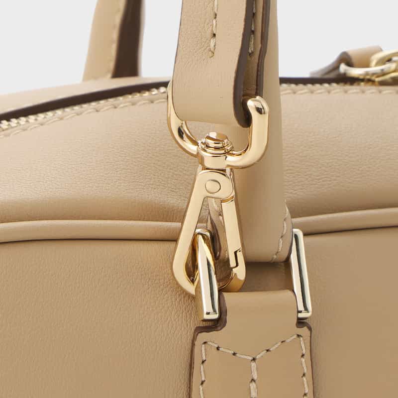 BARNEYS NEW YORK レザー ロングハンドルバッグ BEIGE