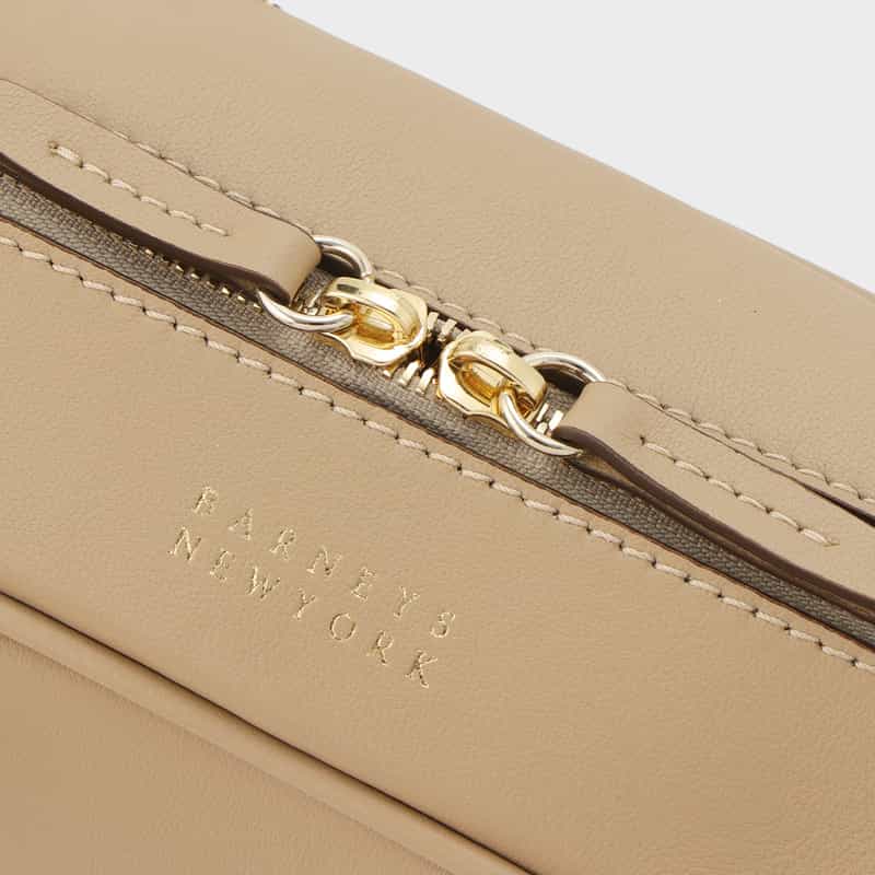 BARNEYS NEW YORK レザー ロングハンドルバッグ BEIGE